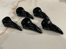 Load image into Gallery viewer, Raven Skulls 1.5&quot;
