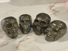 Load image into Gallery viewer, Crystal Skulls (2&quot;)
