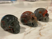 Load image into Gallery viewer, Crystal Skulls (2&quot;)
