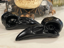 Load image into Gallery viewer, Raven Skulls 3&quot;
